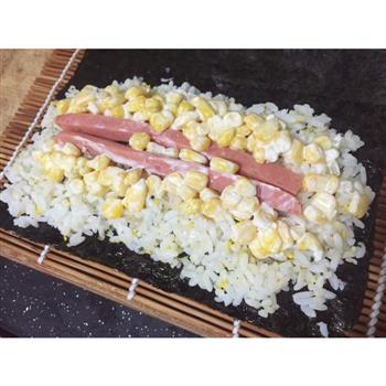 火腿玉米色拉寿司的做法图解3