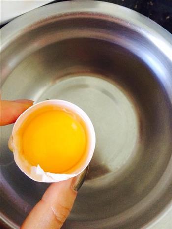 颜值极高的黄金蛋炒饭的做法步骤1