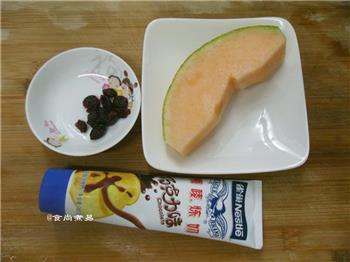 哈密瓜蔓越莓酸奶杯的做法图解5