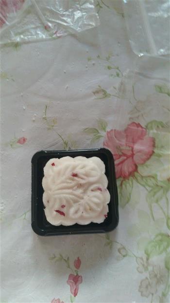 玫瑰冰皮月饼的做法步骤3