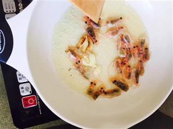 海鲜虾粥的做法步骤3