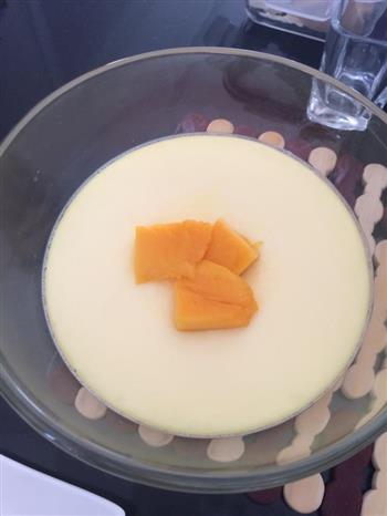 芒果牛奶鸡蛋羹的做法步骤1