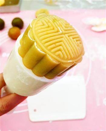 做盘月饼迎中秋-广式翡翠莲蓉蛋黄月饼的做法步骤7