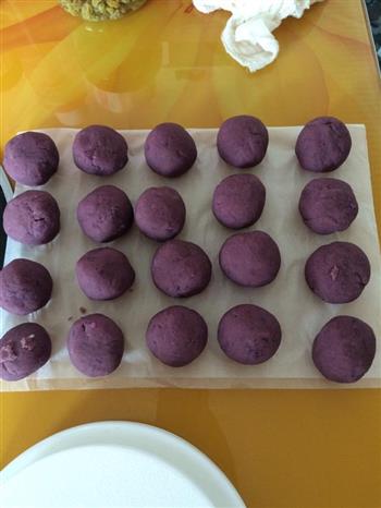 紫薯红豆苏式月饼的做法步骤3