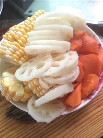 玉米排骨汤的做法步骤4