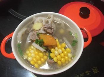 玉米排骨汤的做法步骤6
