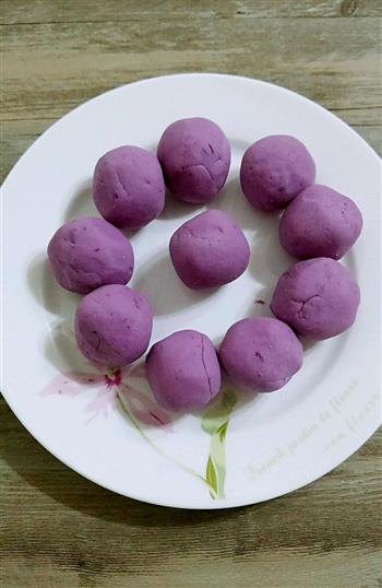 养生紫薯芝麻饼的做法步骤5