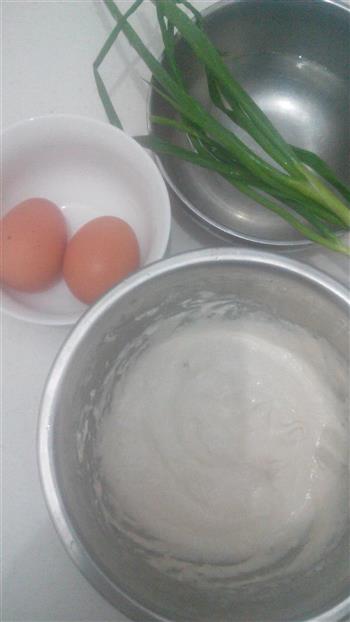 鸡蛋葱花煎饼的做法步骤1