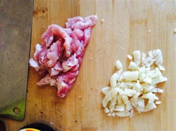 香菇油菜肉丝面的做法步骤3