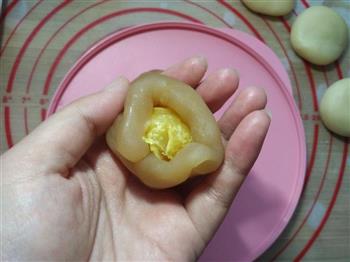 白莲蓉蛋黄月饼的做法步骤8