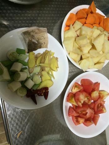 电饭煲版西红柿土豆胡萝卜炖牛腩的做法步骤2
