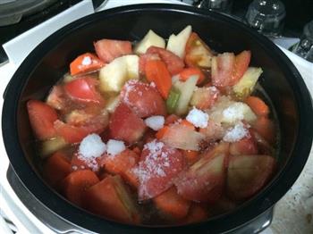 电饭煲版西红柿土豆胡萝卜炖牛腩的做法步骤6