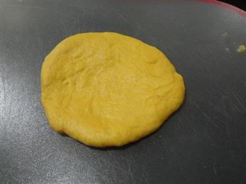 在家也能轻松制作的营养早餐—红豆南瓜面包的做法步骤5