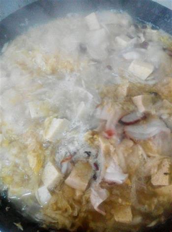东北酸菜红烧肉炖冻豆腐的做法步骤5