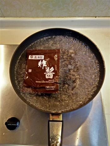 煎牛肩肉和速食韩式炸酱面的做法步骤5