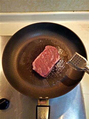 煎牛肩肉和速食韩式炸酱面的做法步骤7