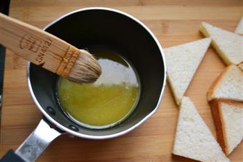 香脆蜂蜜烤面包的做法步骤3