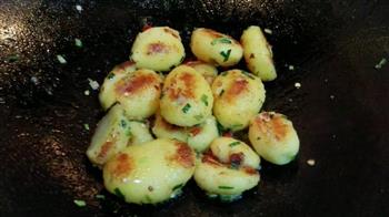 香煎小土豆的做法步骤5