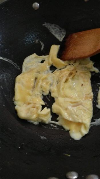 韭黄炒鸡蛋的做法步骤7