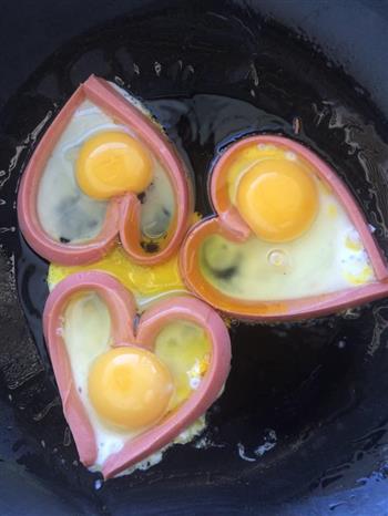 爱心煎蛋的做法图解2