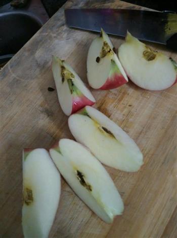 果盘装饰苹果开花的做法步骤1