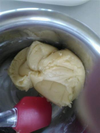 不用转换糖浆的莲蓉蛋黄月饼的做法步骤6