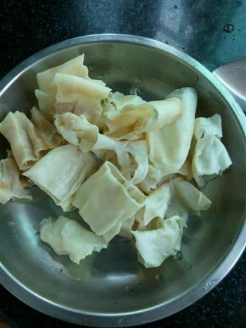 松茸花胶排骨汤的做法步骤3