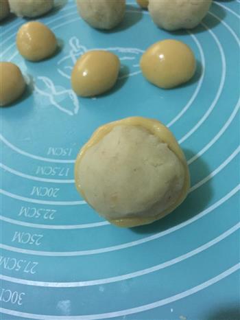 广式蛋黄莲蓉月饼的做法图解10