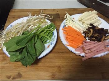 韩式石锅拌饭的做法图解1