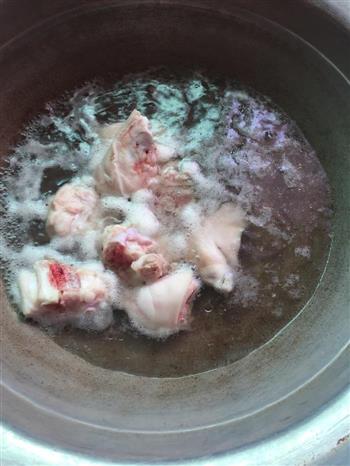 花生猪脚汤的做法步骤1