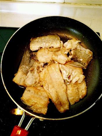 砂锅笋丁干烧鱼的做法步骤1