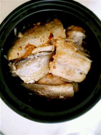 砂锅笋丁干烧鱼的做法步骤4