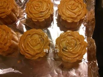 蔓越莓椰蓉广式月饼的做法步骤9
