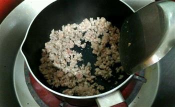 毛豆炒肉末的做法步骤2