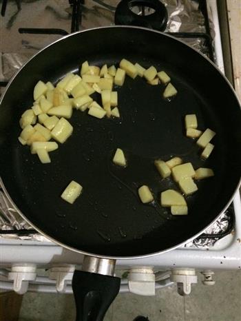土豆烧牛肉的做法步骤2
