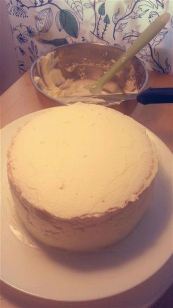 6寸奶油霜裱花蛋糕的做法步骤3