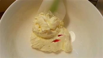 6寸奶油霜裱花蛋糕的做法步骤4