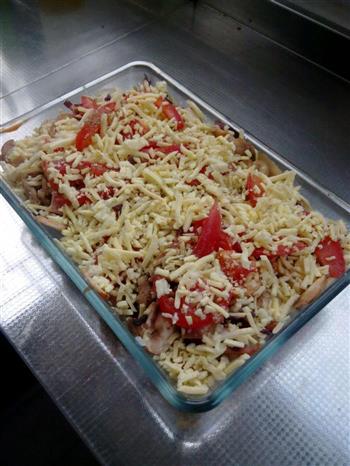 鸡肉口蘑番茄焗饭的做法步骤3