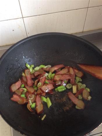 腊肉炒青椒的做法步骤2