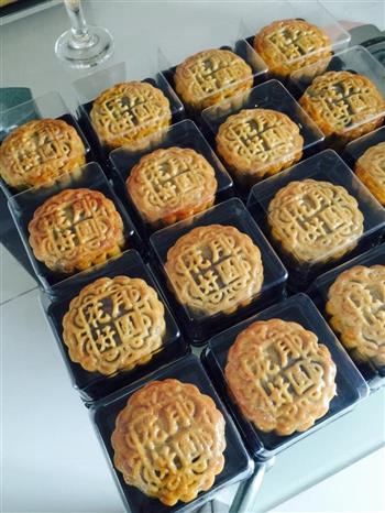 蛋黄莲蓉月-广式中秋月饼的做法步骤13
