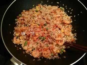 菠萝虾仁椰香咖喱炒饭的做法步骤6