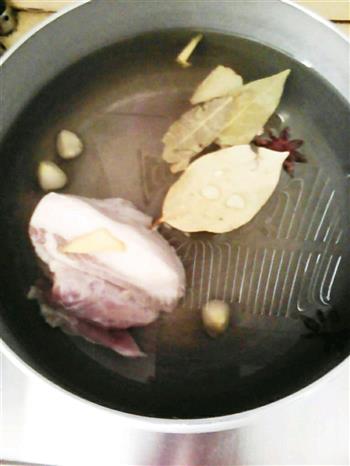 酸菜白肉粉丝锅的做法图解3