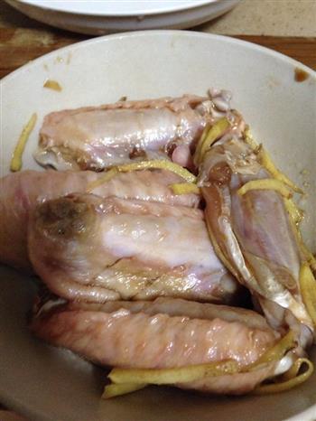 香菇鸡翅焖饭的做法步骤1