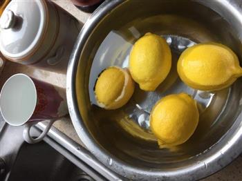 老陈皮冰糖炖柠檬的做法步骤1
