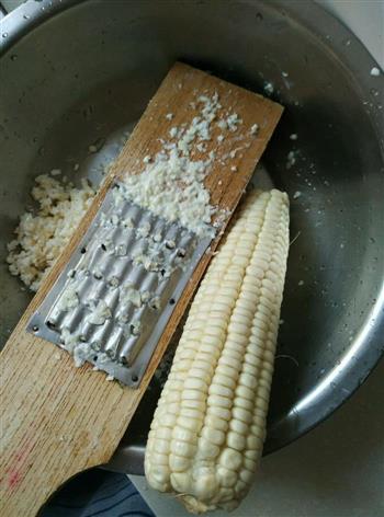 新鲜粘玉米粥的做法步骤1