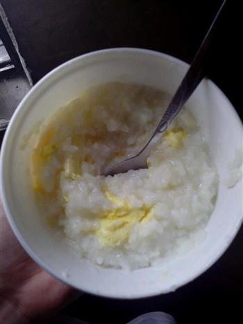 早餐鸡蛋粥电饭锅的做法步骤2