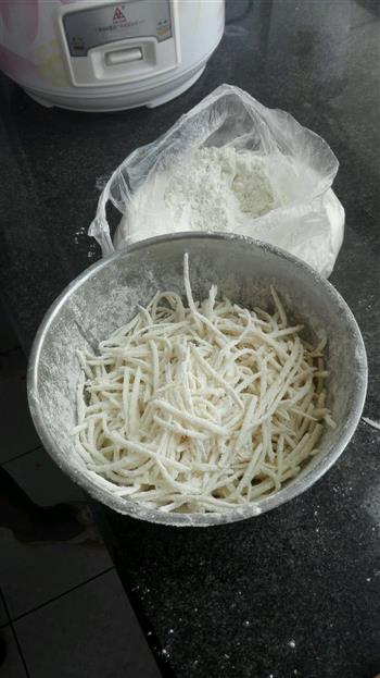 陕北洋芋擦擦的做法步骤1