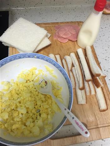 鸡蛋火腿三明治的做法步骤2