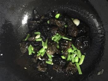 黑木耳、长豇豆、毛豆凉拌的做法图解3