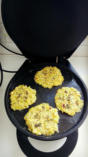 电饼铛-早餐红薯鸡蛋剩米饭饼的做法步骤5